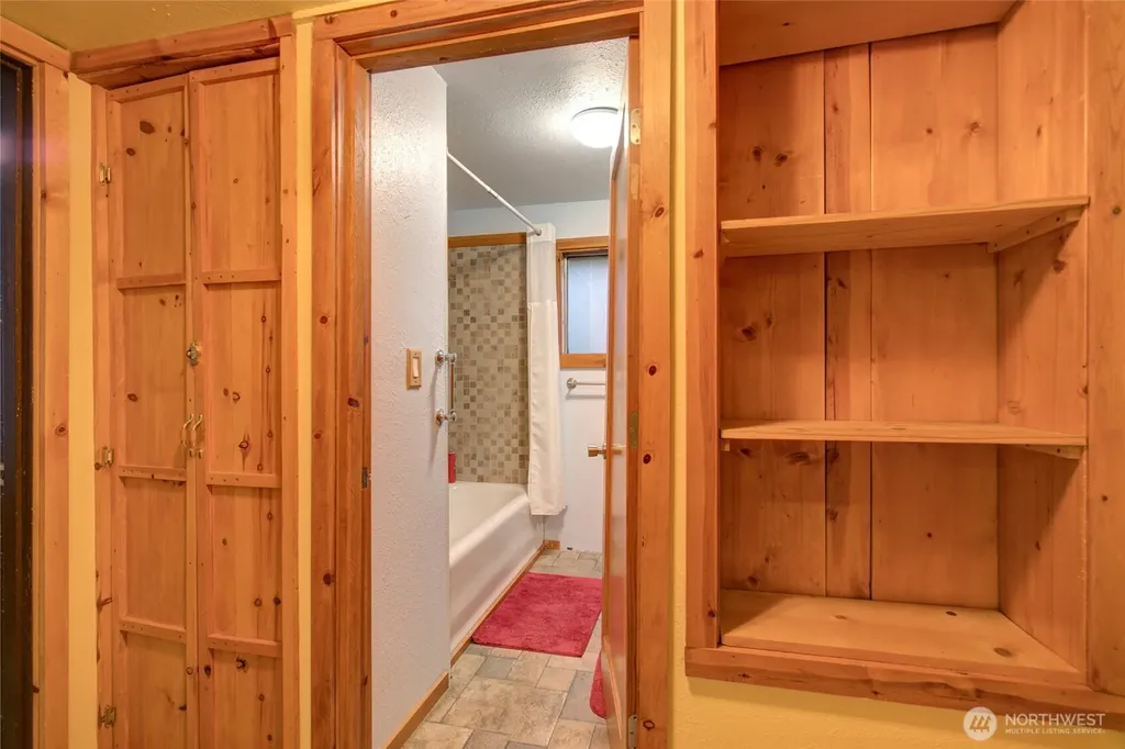 1131 W Schley Street Aberdeen WA 98520