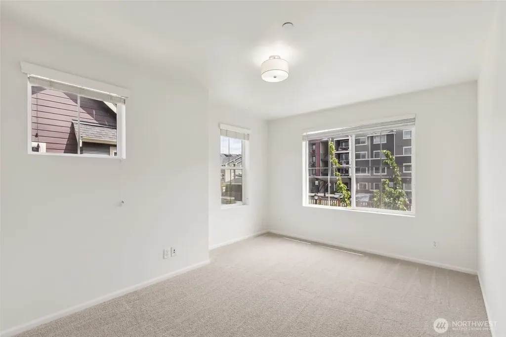 861 5th Place NE Issaquah WA 98029