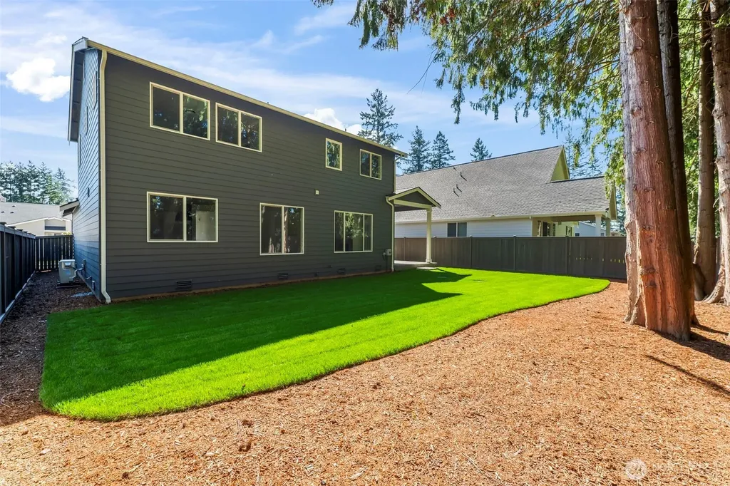 15306 106th Avenue E Puyallup WA 98374