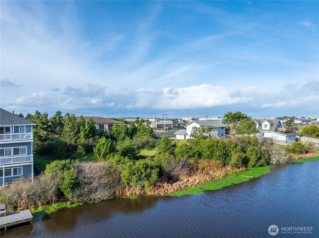 564 & 568 Point Brown Avenue NE Ocean Shores WA 98569