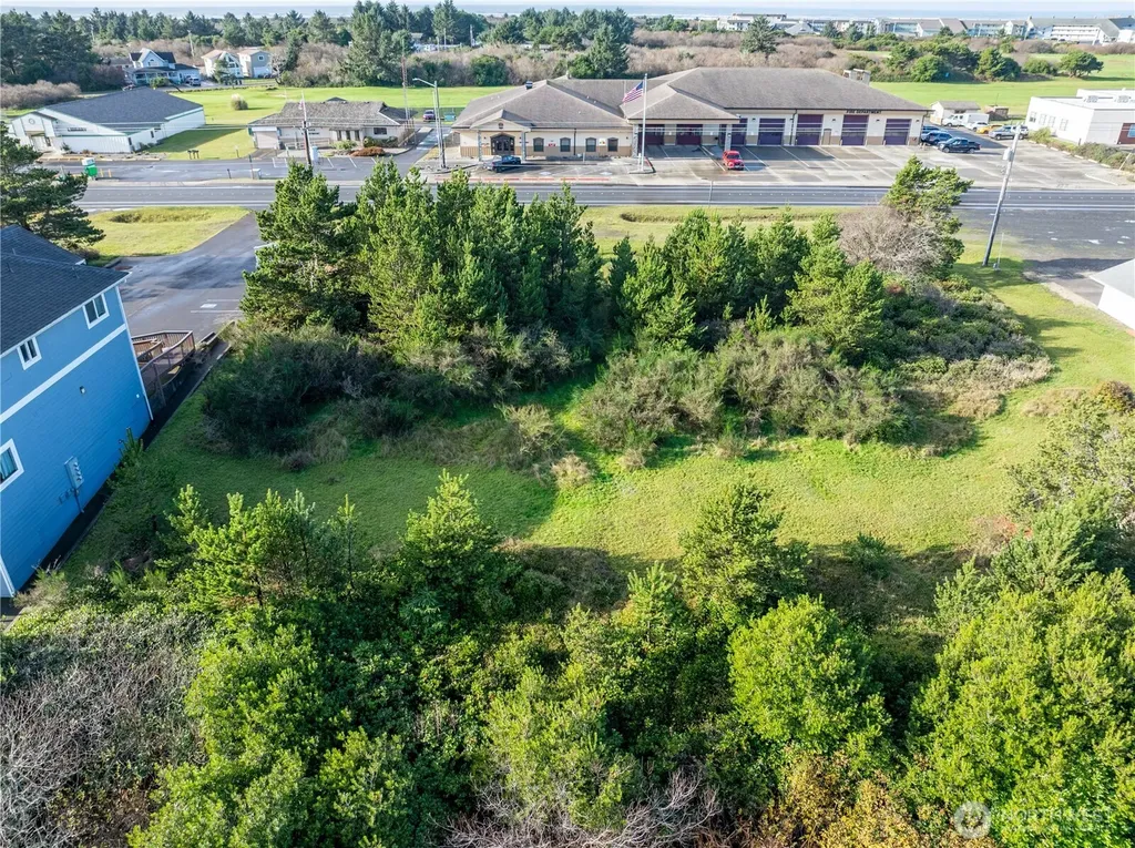 564 & 568 Point Brown Avenue NE Ocean Shores WA 98569
