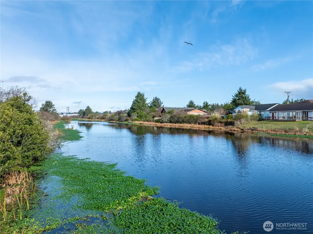 564 & 568 Point Brown Avenue NE Ocean Shores WA 98569
