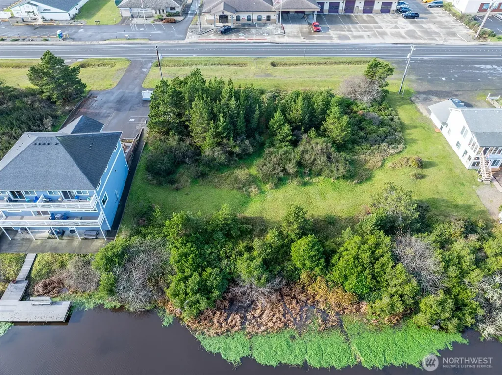 564 & 568 Point Brown Avenue NE Ocean Shores WA 98569