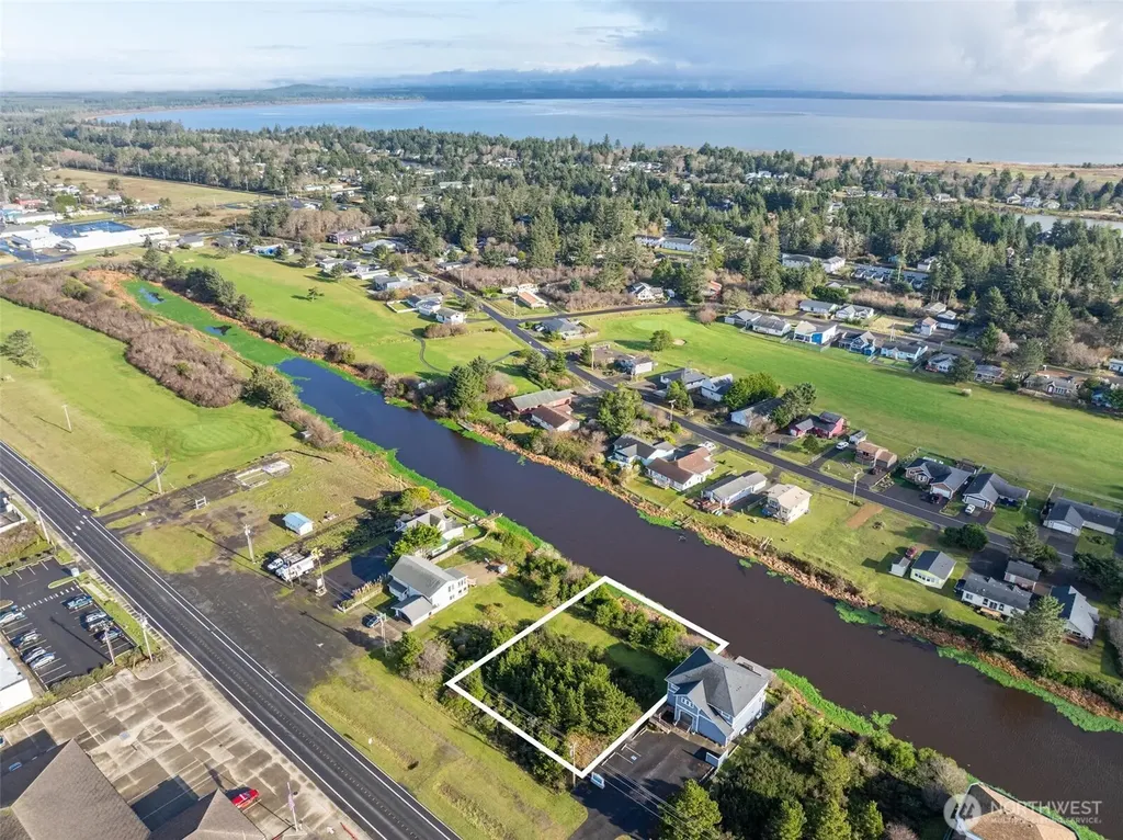 564 & 568 Point Brown Avenue NE Ocean Shores WA 98569