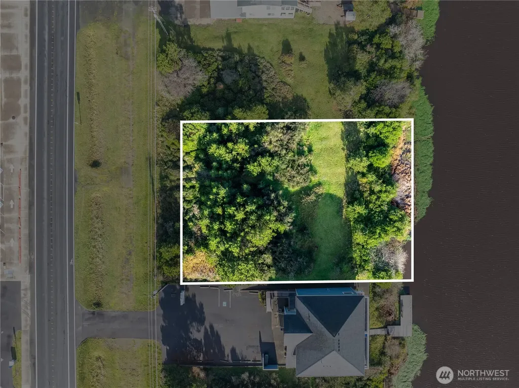 564 & 568 Point Brown Avenue NE Ocean Shores WA 98569