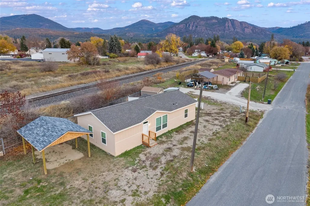 906 Valley Avenue Chewelah WA 99109