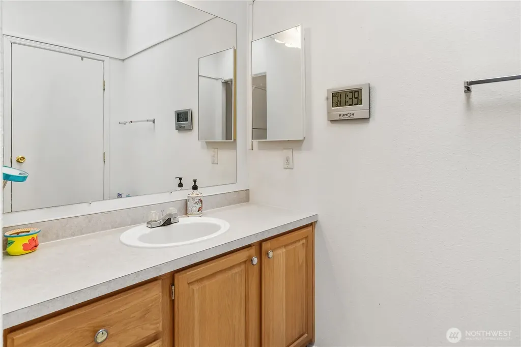 7083 NE Taurus Lane Bremerton WA 98311