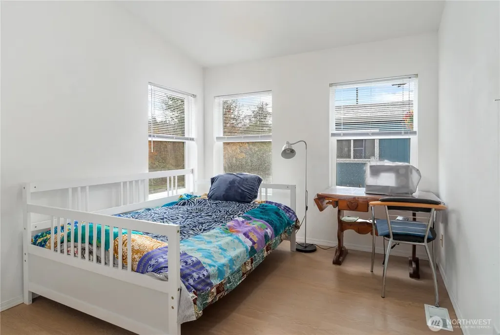 7083 NE Taurus Lane Bremerton WA 98311