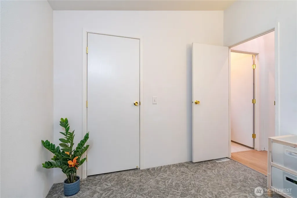 7083 NE Taurus Lane Bremerton WA 98311