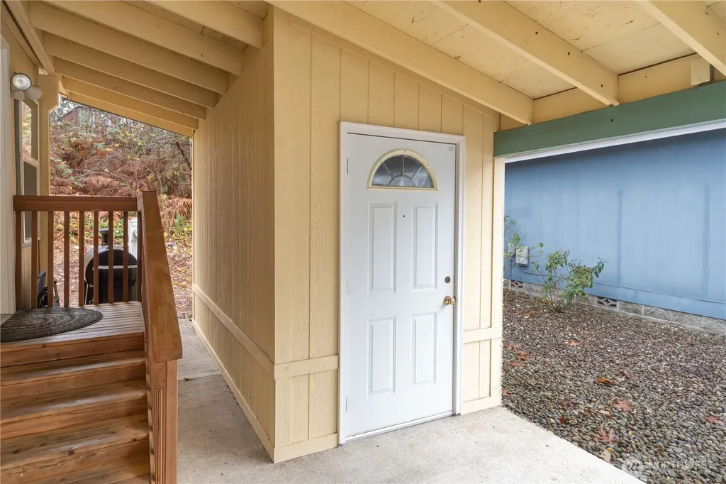 7083 NE Taurus Lane Bremerton WA 98311