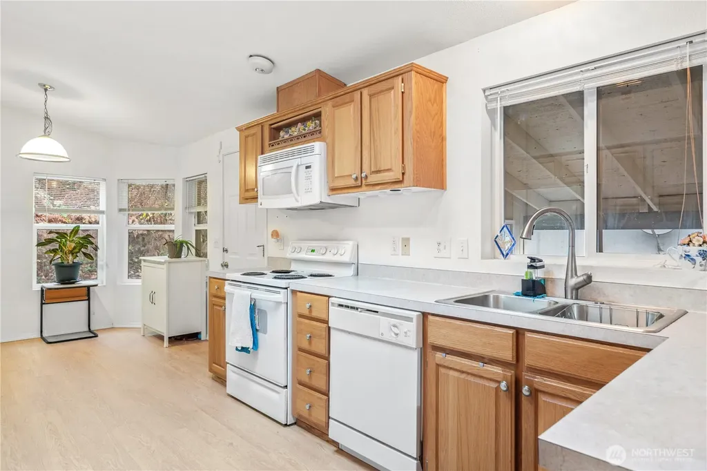 7083 NE Taurus Lane Bremerton WA 98311