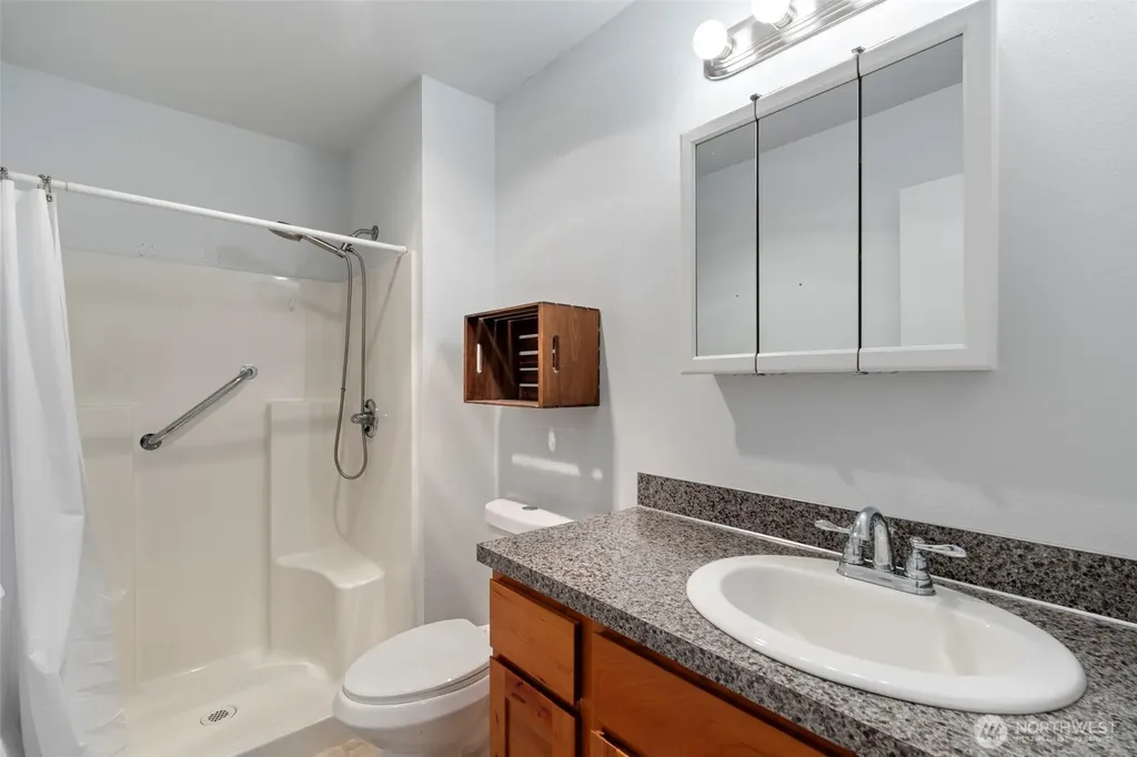 404 Herren Avenue Winlock WA 98596