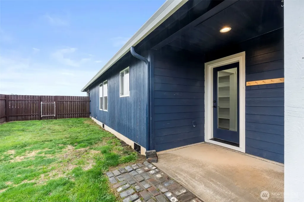 404 Herren Avenue Winlock WA 98596