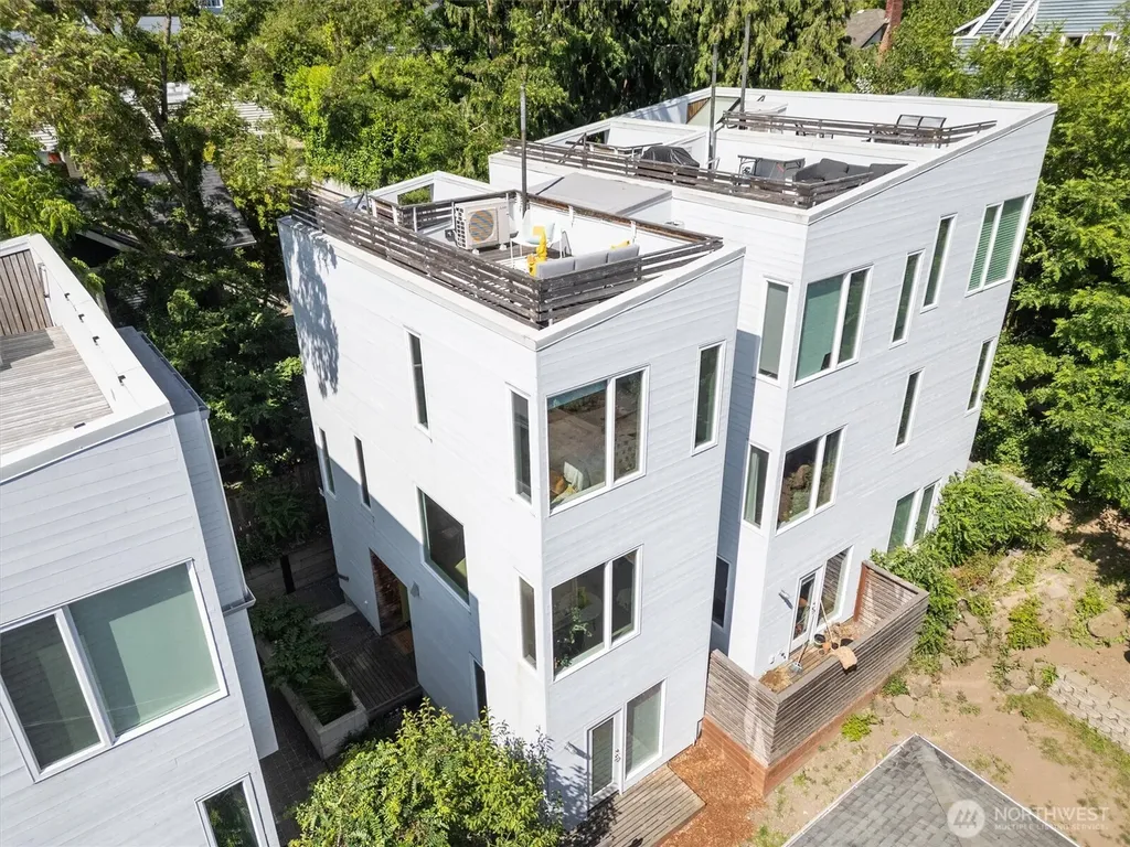 3642 Interlake Avenue N Seattle WA 98103