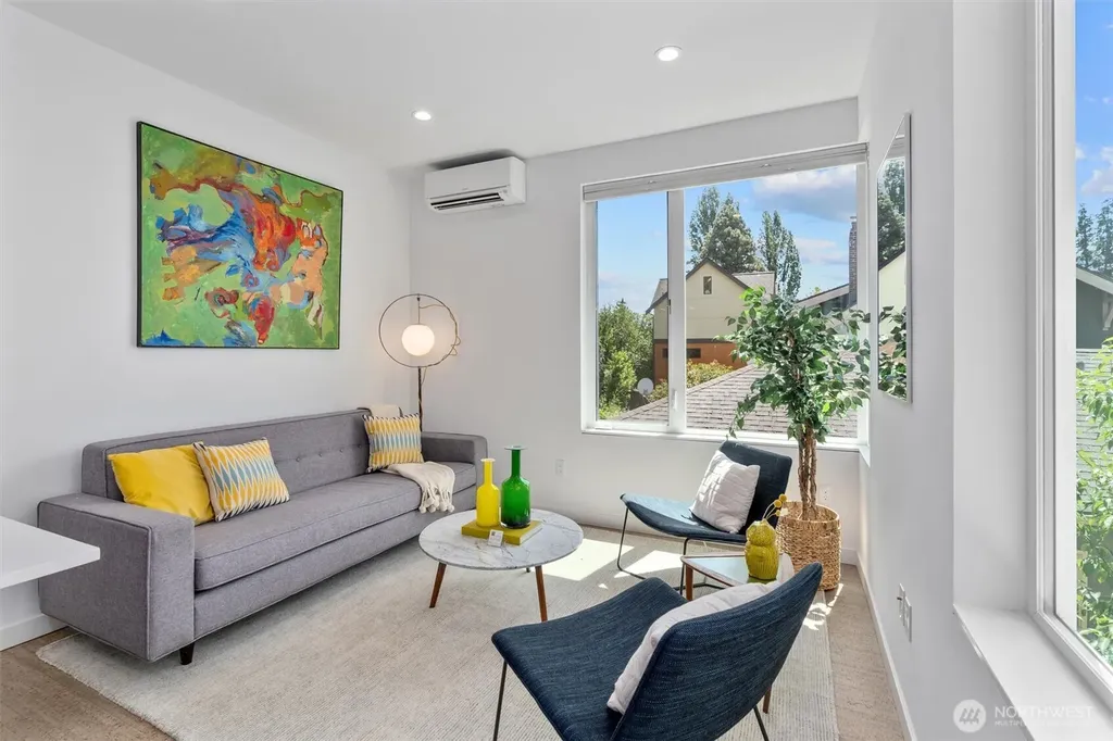 3642 Interlake Avenue N Seattle WA 98103