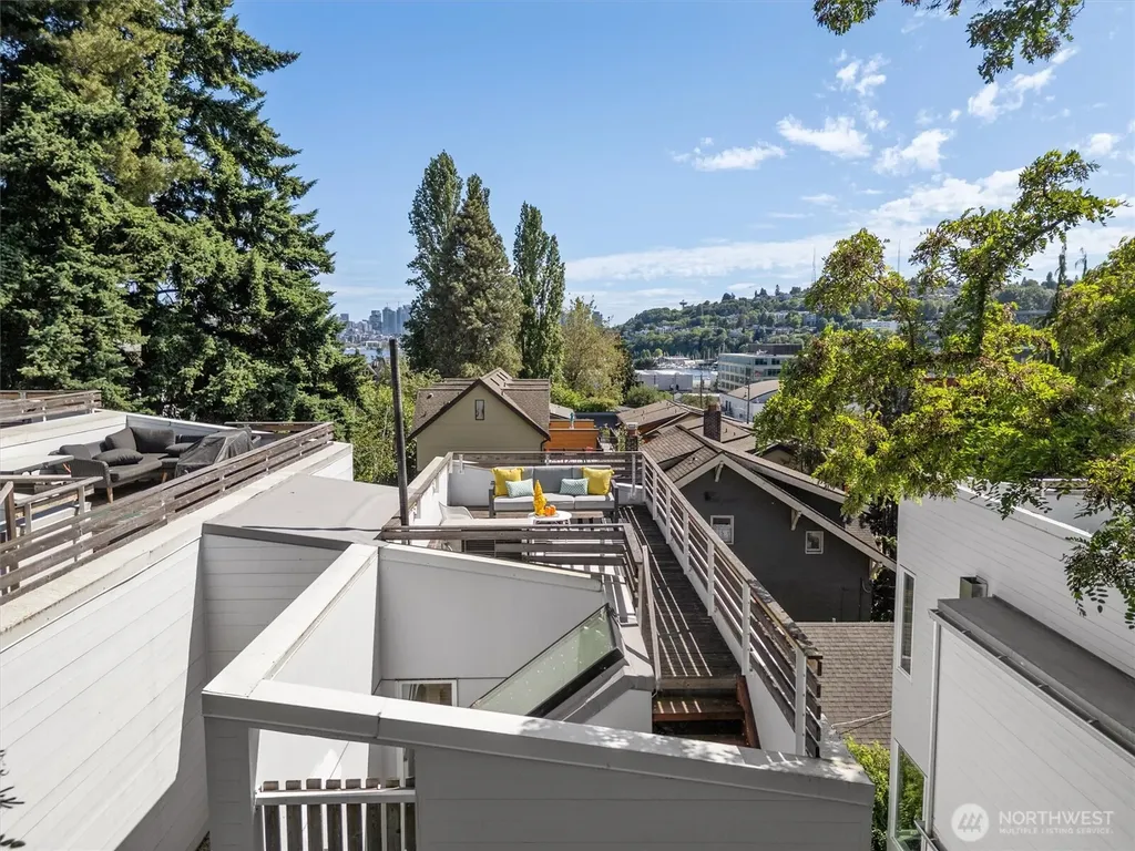 3642 Interlake Avenue N Seattle WA 98103