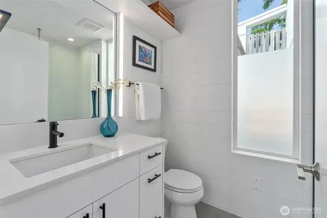 3642 Interlake Avenue N Seattle WA 98103