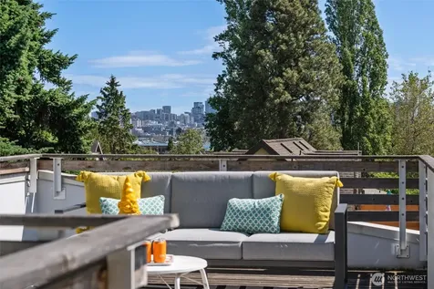 3642 Interlake Avenue N Seattle WA 98103