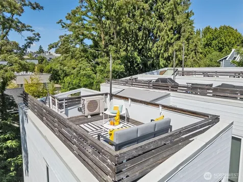 3642 Interlake Avenue N Seattle WA 98103