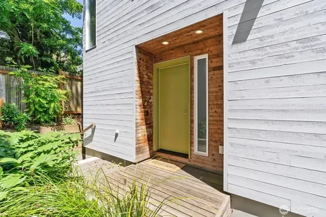 3642 Interlake Avenue N Seattle WA 98103