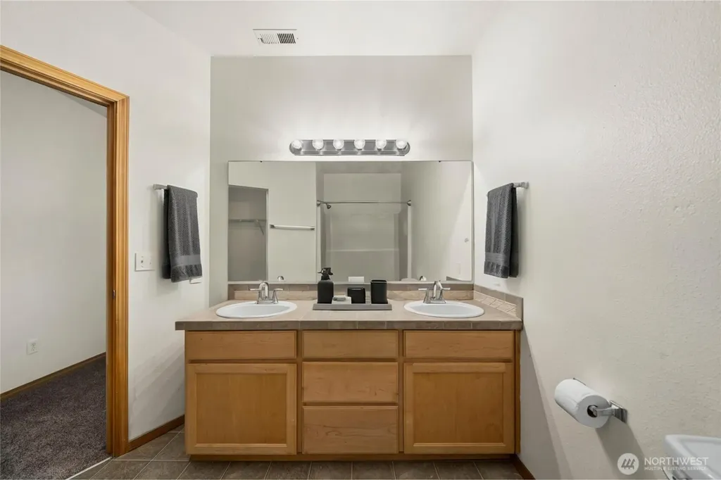 8113 Custer Rd. SW Lakewood WA 98499
