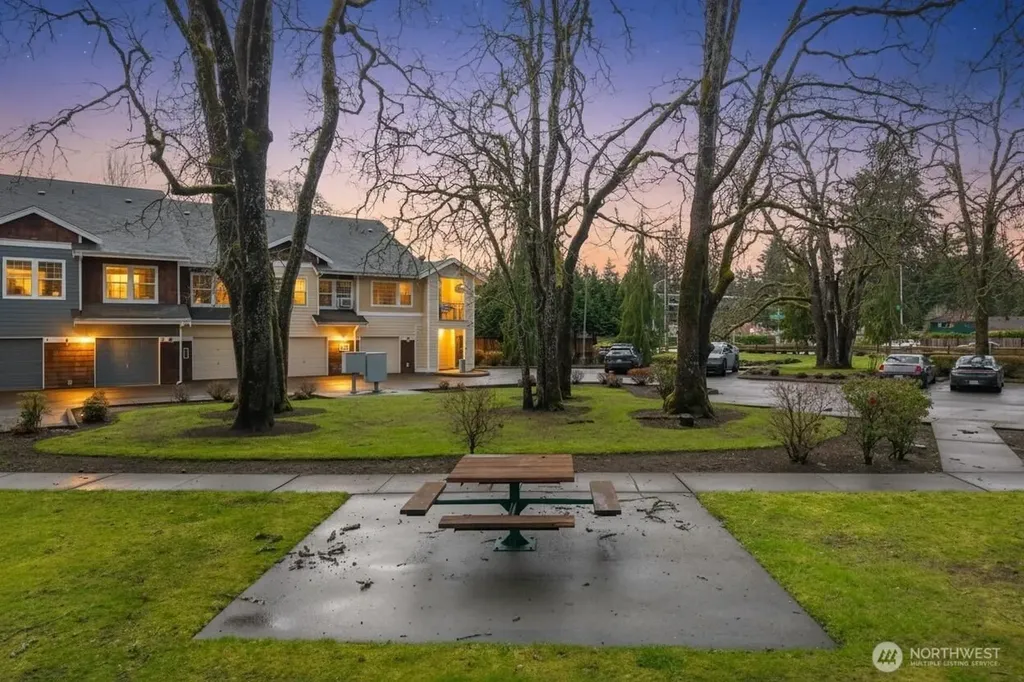 8113 Custer Rd. SW Lakewood WA 98499