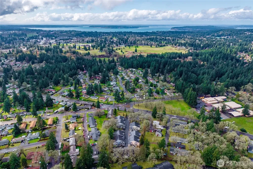 8113 Custer Rd. SW Lakewood WA 98499