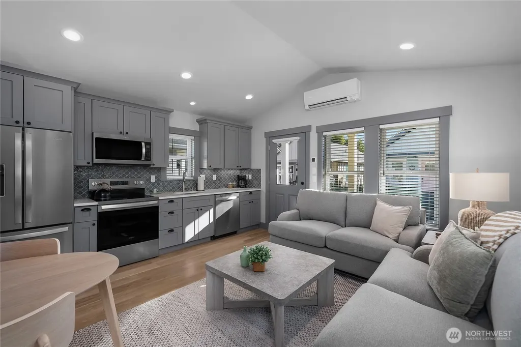 22 Bungalow Loop Pacific Beach WA 98571