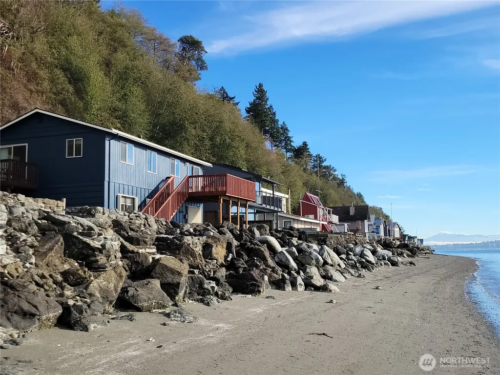 10 S Beach Drive Hat Island WA 98206