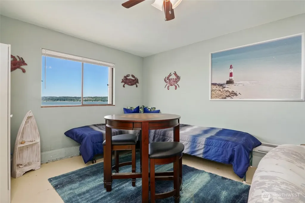 10 S Beach Drive Hat Island WA 98206