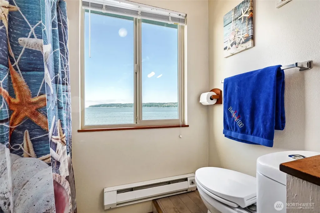 10 S Beach Drive Hat Island WA 98206
