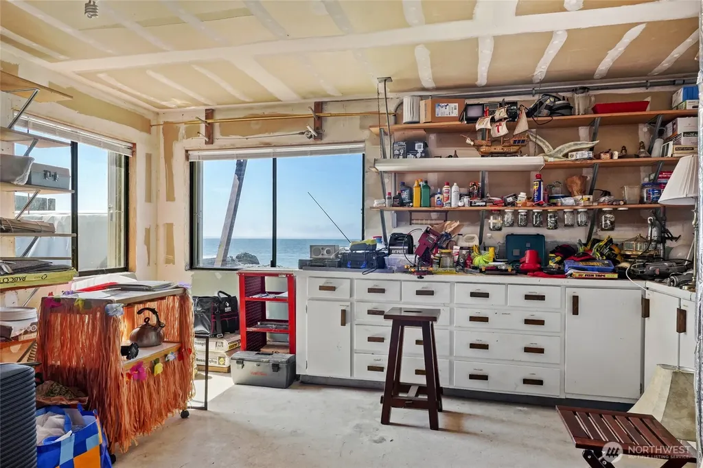 10 S Beach Drive Hat Island WA 98206