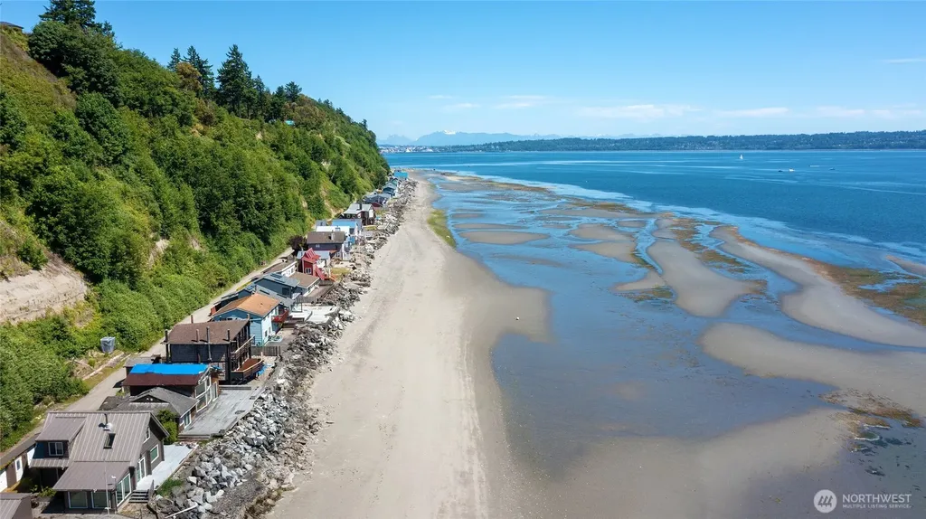 10 S Beach Drive Hat Island WA 98206