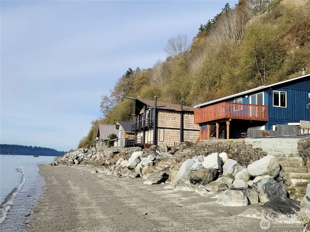 10 S Beach Drive Hat Island WA 98206