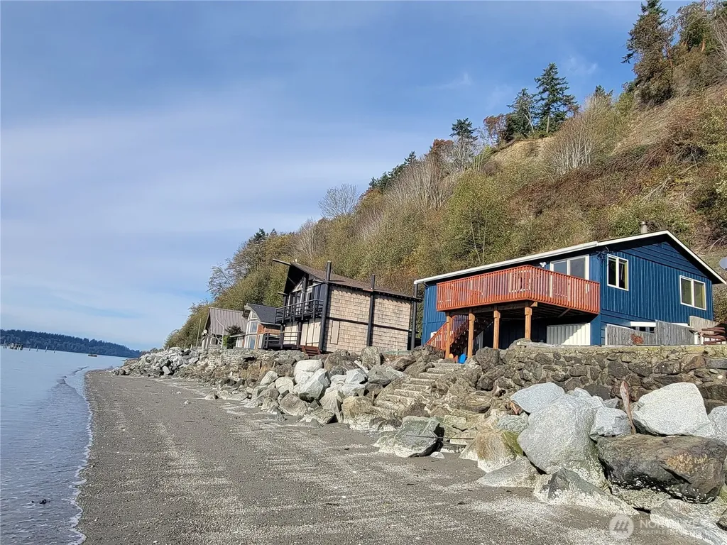 10 S Beach Drive Hat Island WA 98206