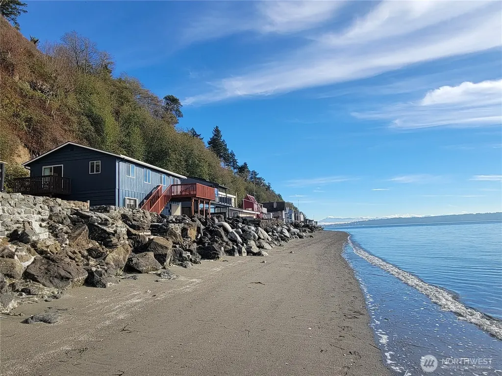 10 S Beach Drive Hat Island WA 98206
