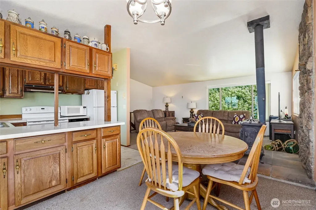 10 S Beach Drive Hat Island WA 98206