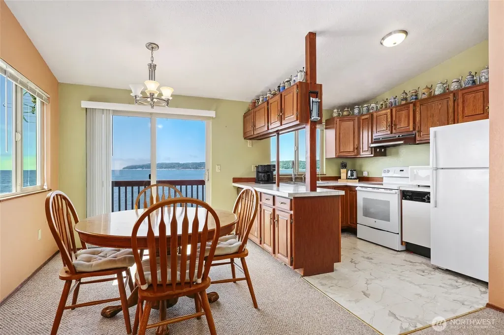 10 S Beach Drive Hat Island WA 98206