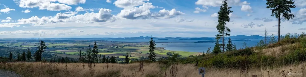 3100 Blanchard Knob Trail Bow WA 98232