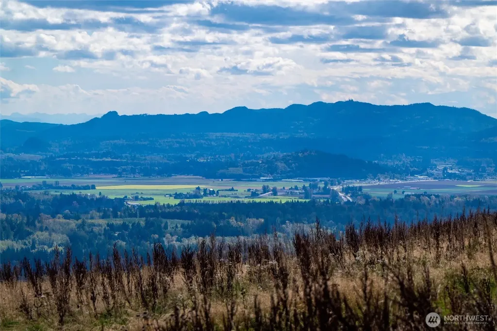 3100 Blanchard Knob Trail Bow WA 98232