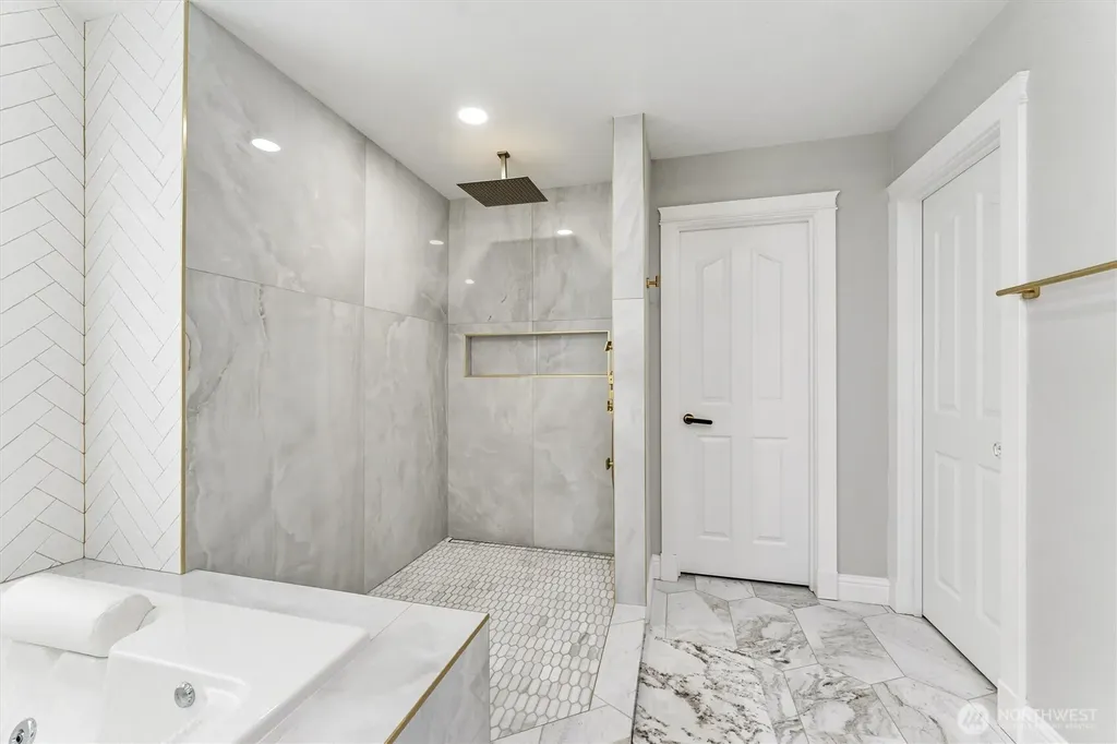 5228 Highland Dr SE Auburn WA 98092