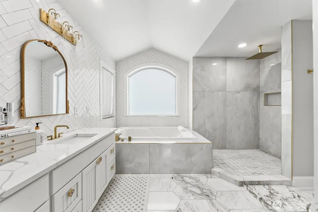 5228 Highland Dr SE Auburn WA 98092