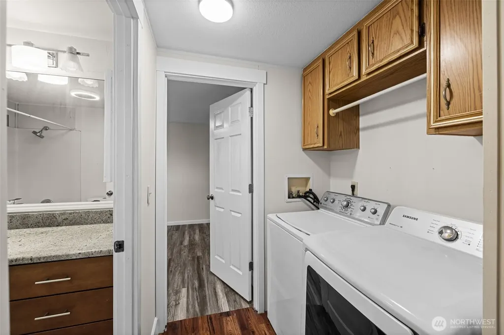 10302 Lakeview Avenue SW Lakewood WA 98499