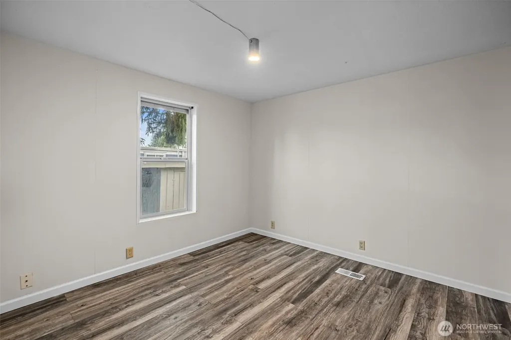 10302 Lakeview Avenue SW Lakewood WA 98499