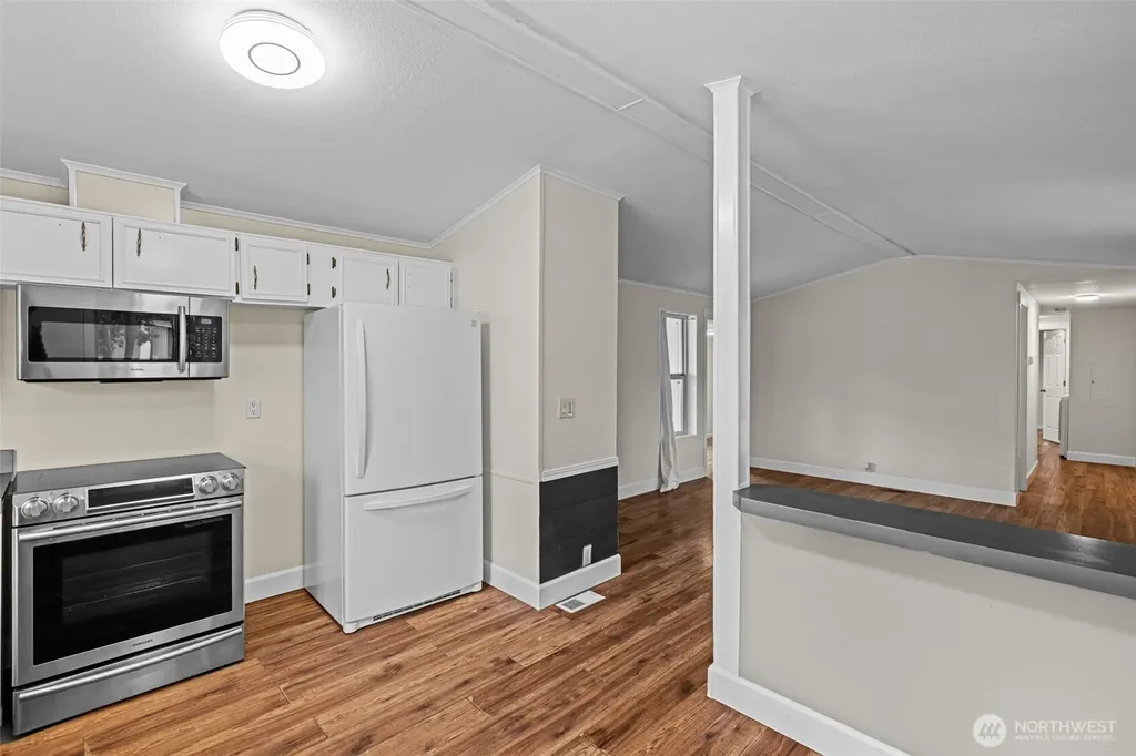 10302 Lakeview Avenue SW Lakewood WA 98499