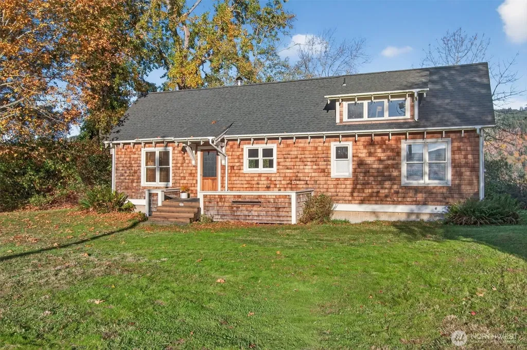 357 E Birnie Slough Road Cathlamet WA 98612