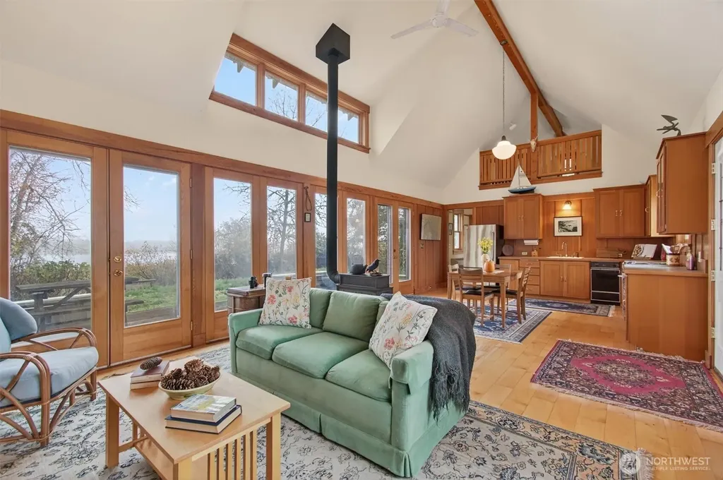 357 E Birnie Slough Road Cathlamet WA 98612