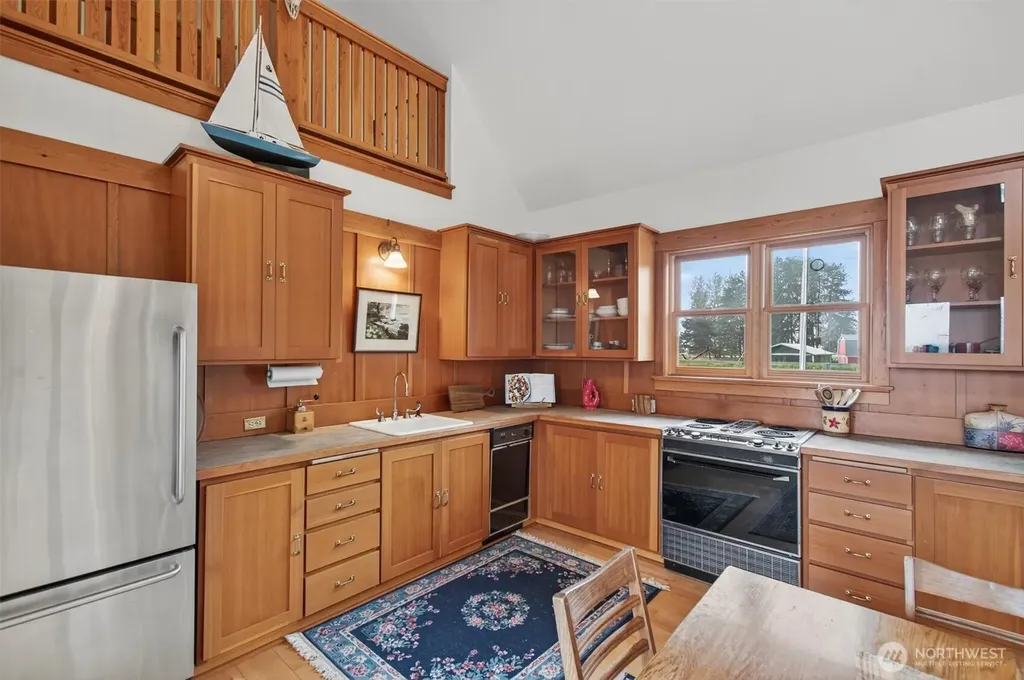 357 E Birnie Slough Road Cathlamet WA 98612
