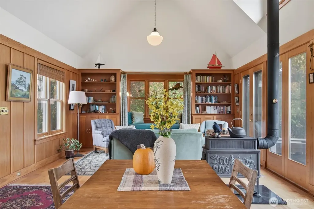 357 E Birnie Slough Road Cathlamet WA 98612
