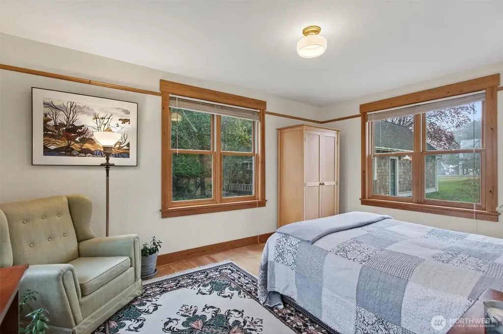 357 E Birnie Slough Road Cathlamet WA 98612
